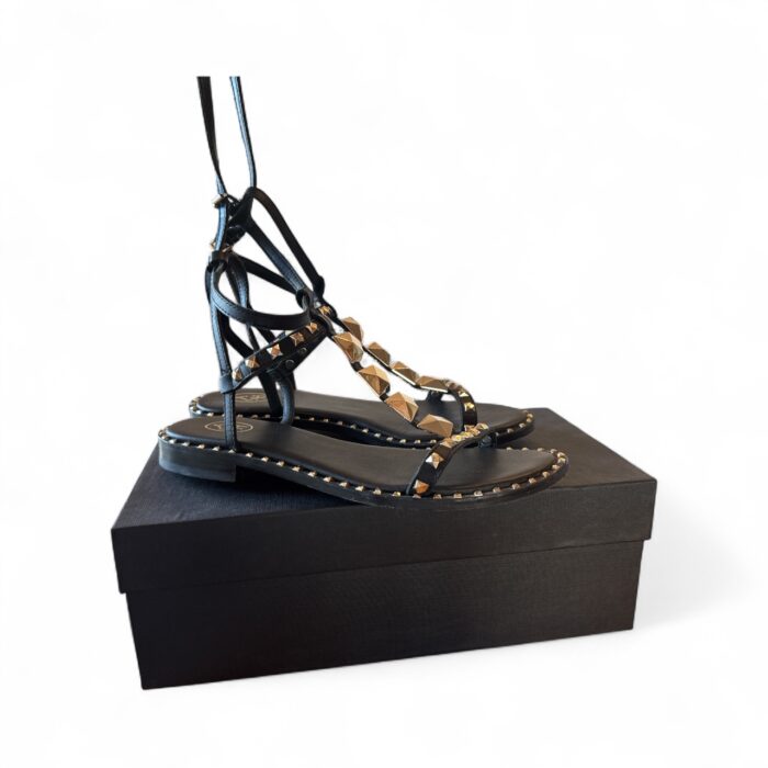 Ash Sandali numero 38