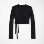 Cardigan Incrociato Blumarine Nero in 100% Lana con Ricamo Floreale e Paillettes